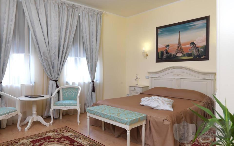 La Favorita Guesthouse Boutique Craiova Exterior foto