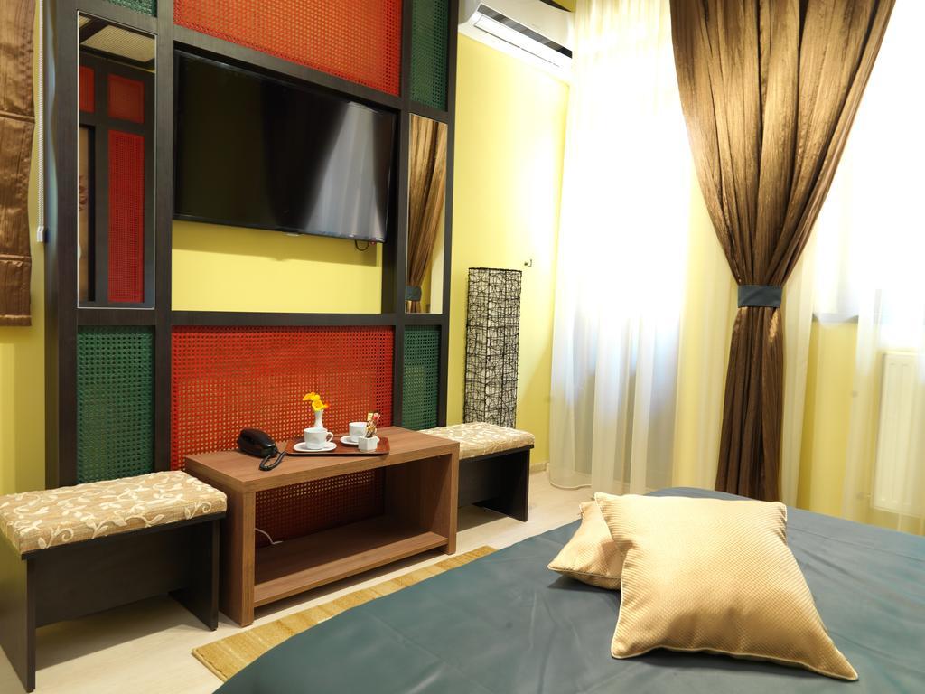 La Favorita Guesthouse Boutique Craiova Habitación foto