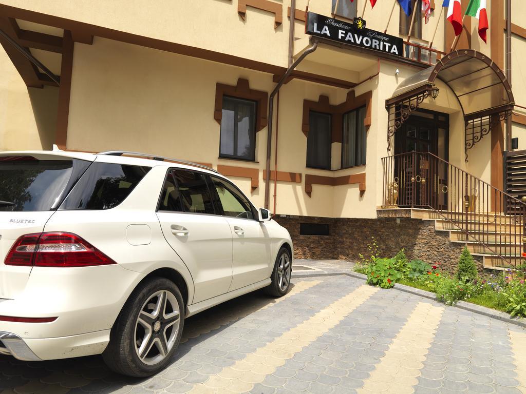 La Favorita Guesthouse Boutique Craiova Exterior foto