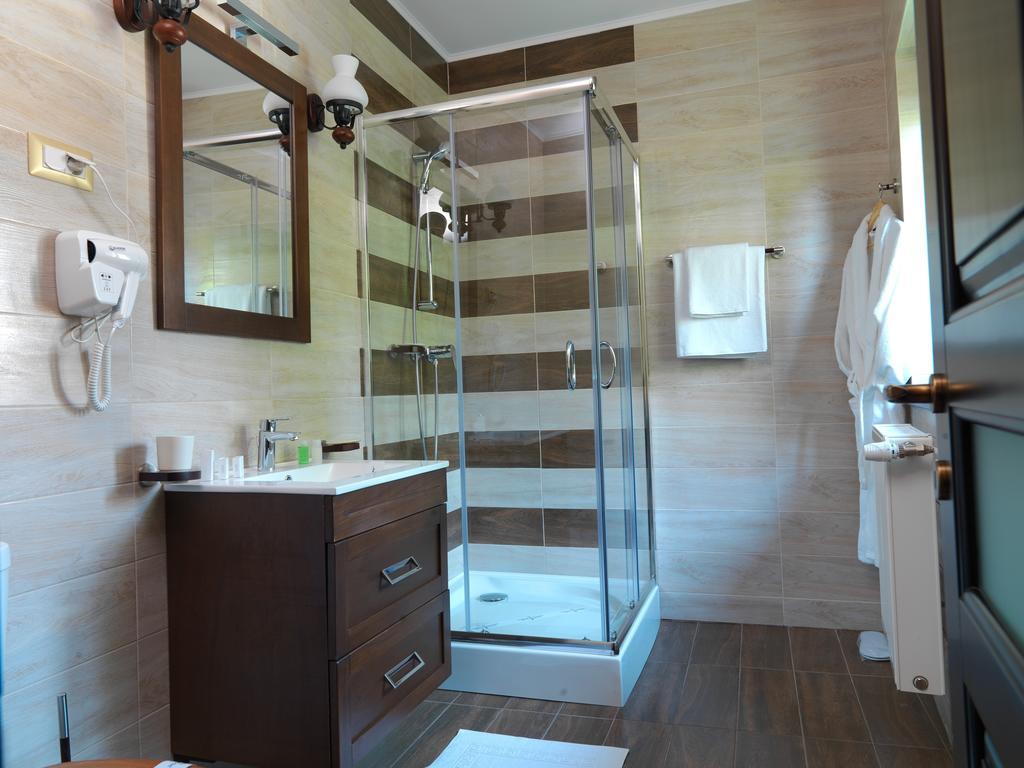 La Favorita Guesthouse Boutique Craiova Habitación foto