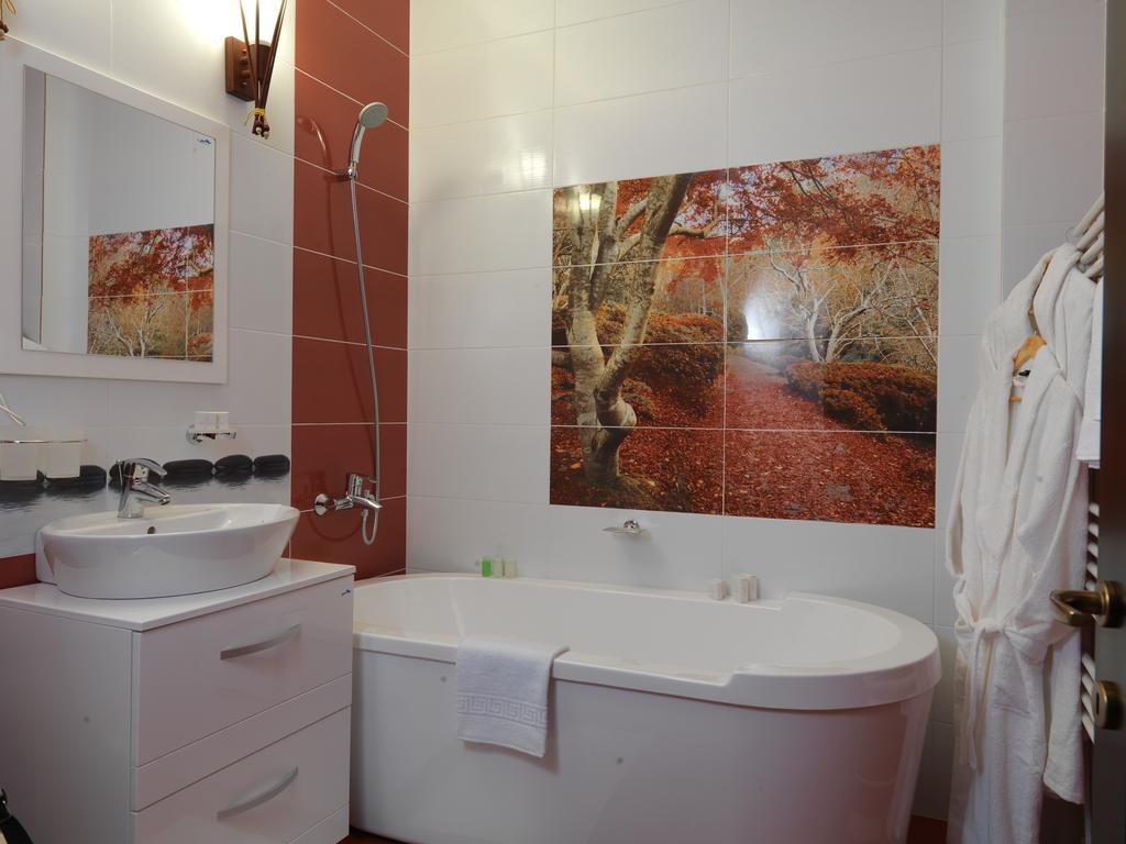 La Favorita Guesthouse Boutique Craiova Habitación foto