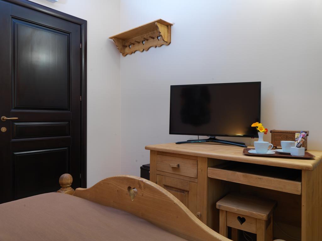 La Favorita Guesthouse Boutique Craiova Habitación foto