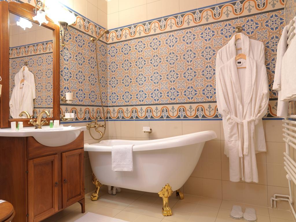 La Favorita Guesthouse Boutique Craiova Habitación foto