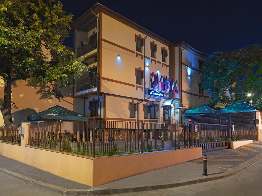 La Favorita Guesthouse Boutique Craiova Exterior foto